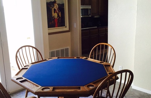 Green Valley North House | POOL &/SPA. 9 hole Mini putt in yard. Walk to Golf Course. 3 Bedrm, bungalow