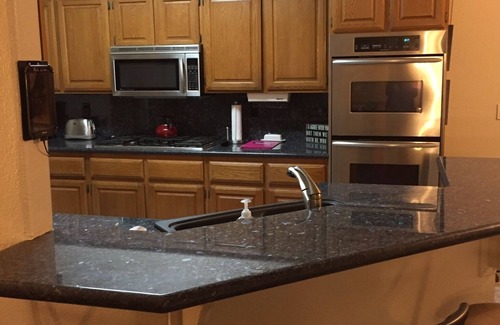 Green Valley North House | POOL &/SPA. 9 hole Mini putt in yard. Walk to Golf Course. 3 Bedrm, bungalow