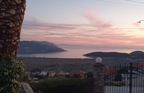 Anavyssos House | Pool Studio with panoramic view to the sea & mountains