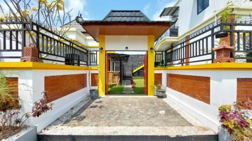 Baturaden Villa | Pool Villa Saung Suluh