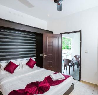 Nullatanni Hotel | poolscape munnar