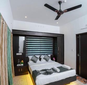 Nullatanni Hotel | poolscape munnar