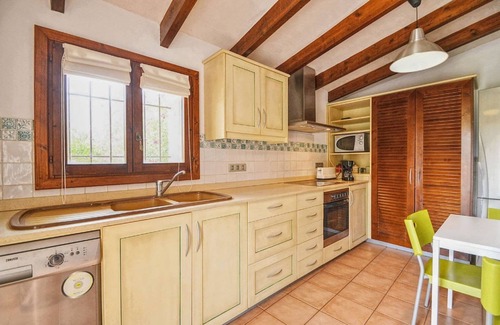 Buger House | Poolside Garden Retreat in Búger