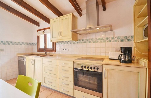 Buger House | Poolside Garden Retreat in Búger