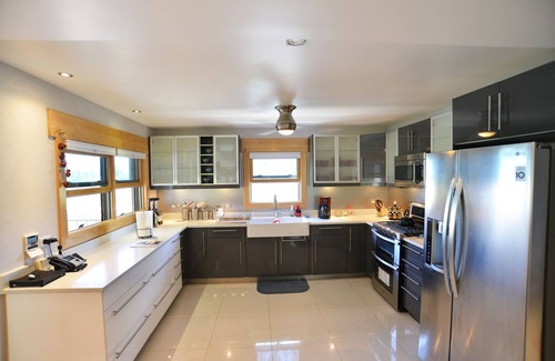 Providence House | Poolside Paradise 5 mins to Miami Beach and Oistins, 7 mins drive from Airport