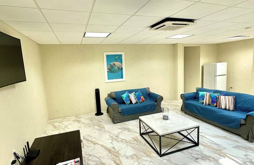 Providence House | Poolside Paradise 5 mins to Miami Beach and Oistins, 7 mins drive from Airport