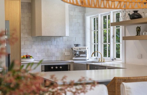 Pearl Beach House | Poolside Retreat by HolidayCo.