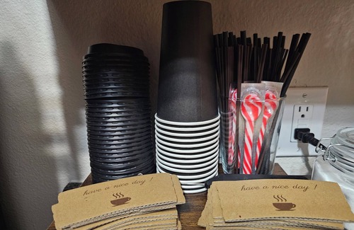 Deco Apartment | Poolside - Roomy - 2-Bedroom Apartment Close to Hobby Airport