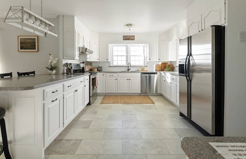 Honey Brook House | Poolside Villa among farmland views