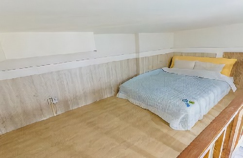 Yongnam-myeon Hotel | Poonchamaeul Iris Pension