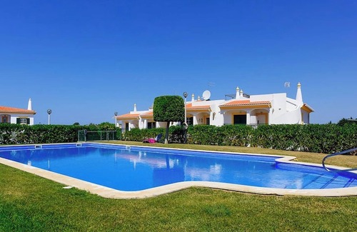 Carvoeiro Apartment | Poppy Modern apartment in Carvoeiro