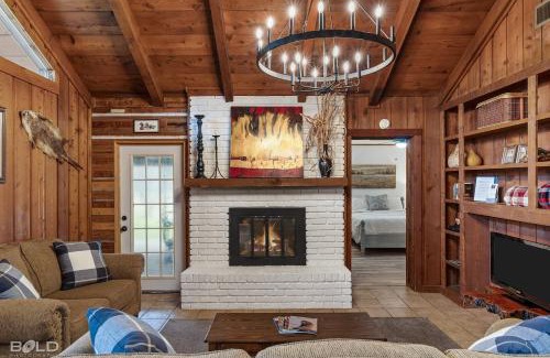 Uncertain House | Popular & Available Kayaks & Canoes Outdoor Dining