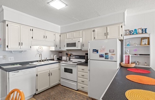 Myrtle Beach Condo | Popular Golden Mile location within a short distance to many local attractions!