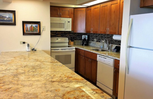 Honokowai Resort | POPULAR RESORT, BREATHTAKING OCEANFRONT VIEW, CLOSE TO BEACHES!