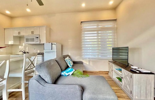 French Harbour Apartment | Poquito de Paraiso @Coral Views, French Harbour