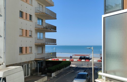 Pornichet Apartment | Pornichet La Baule Bright T2, with garage, 30m from the beach. 3* gîte