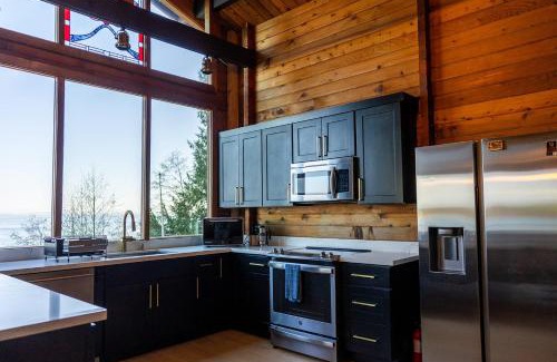 Port Hadlock House | Port Hadlock Luxury Cabin Retreat Awaits you! cabin