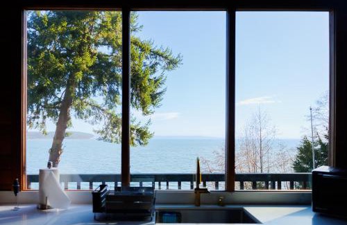 Port Hadlock House | Port Hadlock Luxury Cabin Retreat Awaits you! cabin