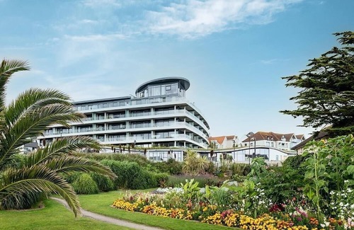 Maenporth Apartment | Port is a one bedroom apartment with high spec, stylish and modern exteriors