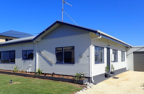 Port Macdonnell House | Port MacDonnell - Western Sea Views.