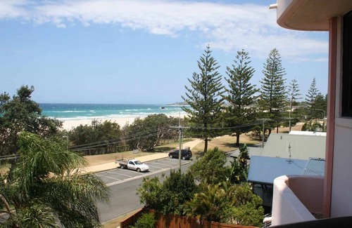 Bilinga Apartment | Porta Pacifique 10 - Beachfront with stunning views!