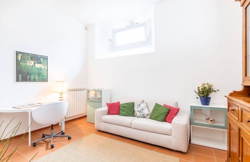Oltrarno Apartment | Porta Romana House, a cozy house in a quiet area