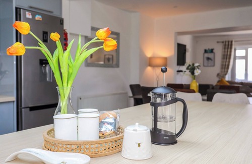 Trearddur Bay Cottage | PORTH EWYN, pet friendly, country holiday cottage in Trearddur Bay