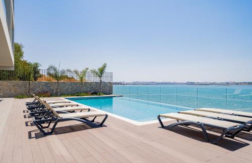 Mexilhoeira da Carregacao Apartment | Portimão Ocean Breeze With Pool by Homing