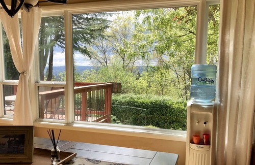 West Slope House | Portland Home With a Valley View!
