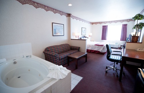 North Gresham Hotel | Portland Suites Airport East