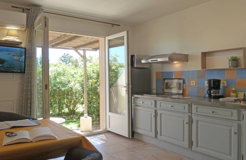 Arca Apartment | Porto-Vecchio, independent T2 in villa, covered terrace, garden, air conditioning, Wifi