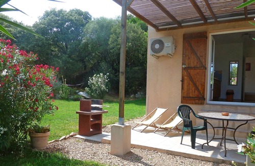 Arca Apartment | Porto-Vecchio, independent T2 in villa, covered terrace, garden, air conditioning, Wifi