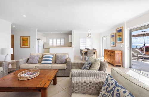 Noosa Heads Apartment | Portofino 7: Beachfront Penthouse