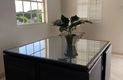 Douglas Villa | Portzvue - Spacious 3-bedroom Villa located in Heywoods St. Peter with WiFi, AC