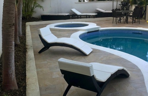 Douglas Villa | Portzvue - Spacious 3-bedroom Villa located in Heywoods St. Peter with WiFi, AC