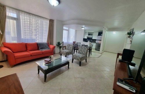 Punta Paitilla Apartment | POSADA DEL REY 2 BDRM, FUNCTIONAL AND MODERN FURNITURE, OCEAN VIEWS AND POOL