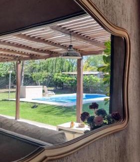 San Rafael Bed & Breakfast | POSADA ROSSINA Habitaciones con baño privado y ambientes compartidos