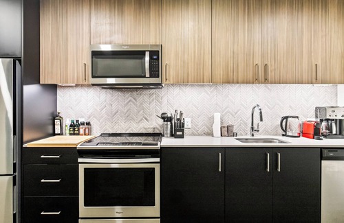 Downtown Apartment | Posh Lofty Pad in Central Redmond