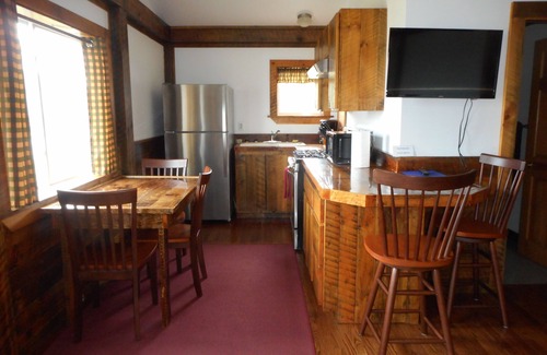 Shirley Cabin | Post and beam cabin with queen size and bunk