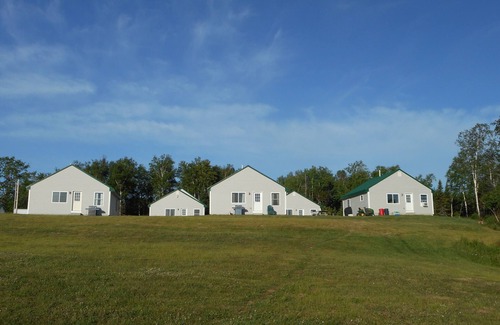 Shirley Cabin | Post and beam cabin with queen size and bunk