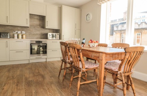 Winchcombe Cottage | POSTMASTER'S LODGING, family friendly, with a garden in Winchcombe