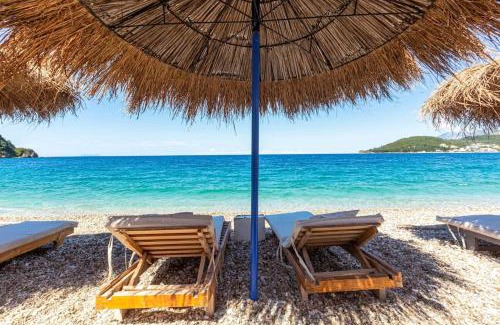 Himare Apartment | Potam'Sea Bliss 35- Beach Front, Sun Beds & Parking