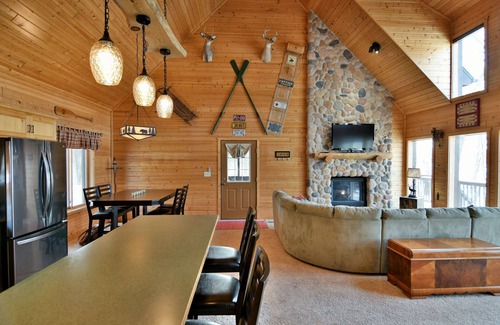 Spooner House | Potato Lake House- Beautiful log chalet on pristine Potato Lake.