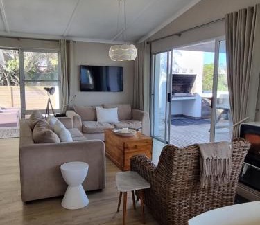 Sandbaai House | Potluck Cottage