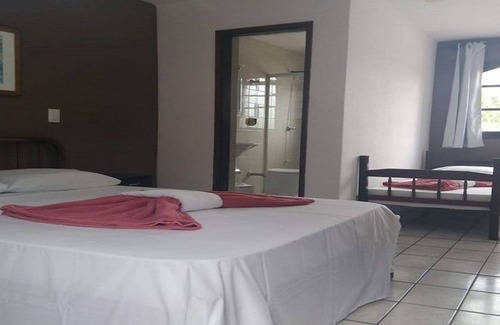 Itaquanduba Hotel | Pousada Chalé Suisso