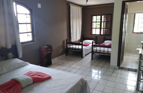 Itaquanduba Hotel | Pousada Chalé Suisso