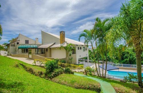 Bombas Hotel | Pousada Elfos