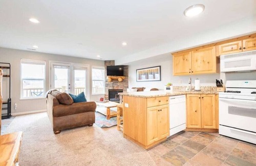 Eden Condo | Powder Mtn Retreat MH110 | Ski Getaway | Hot Tub & Sauna
