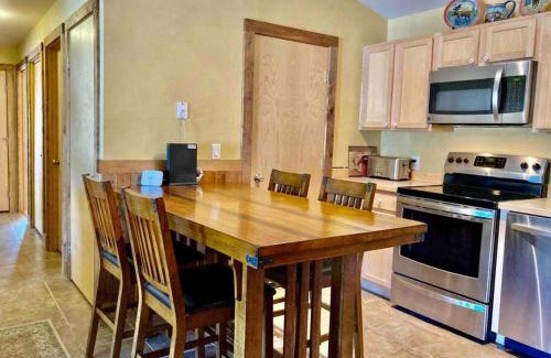Big Sky House | Powder Pad Near Lone Peak - walkable to Big Sky Resort