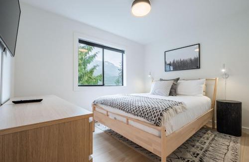 Whistler Creekside House | Powderview 24 by Outpost Whistler